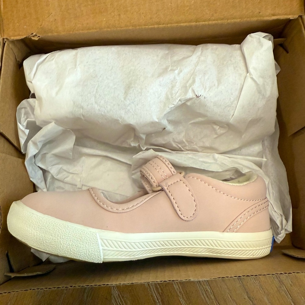 Kids Girls Ella Pink Mary Jane Sneakers size 7
New In Box